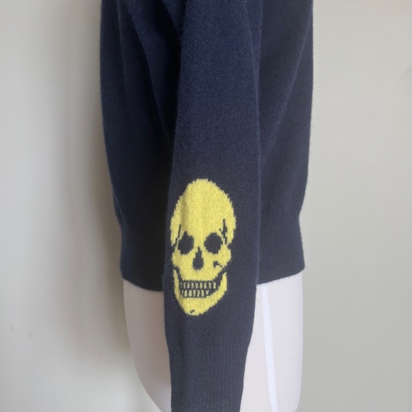 360 CASHMERE Rue Cutout Skull Print Navy Cashmere Cold Shoulder Pullover Sweater - Picture 5 of 13